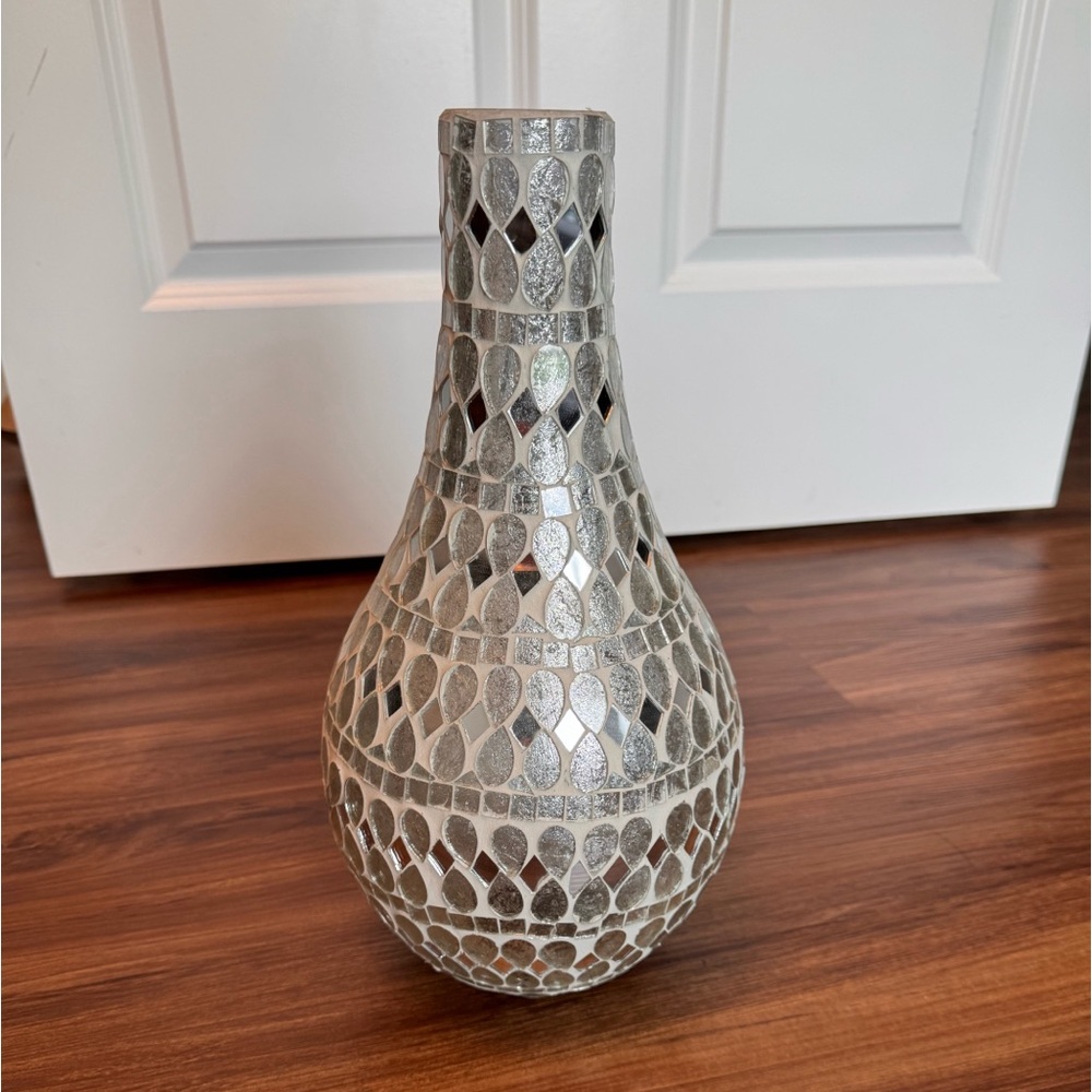 Flower vase